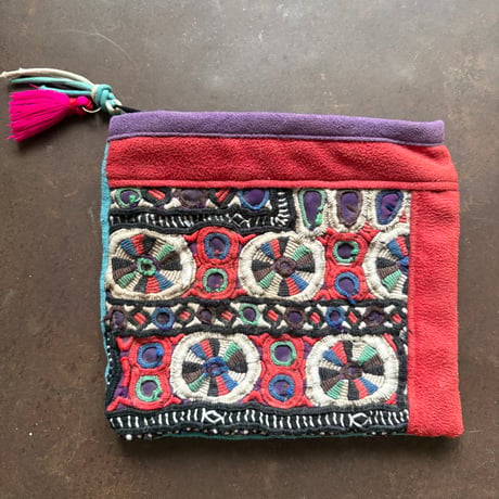 伝統刺繍リメイクポーチ 赤×青