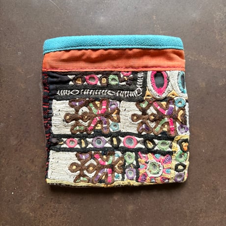 伝統刺繍リメイクポーチ 橙×茶