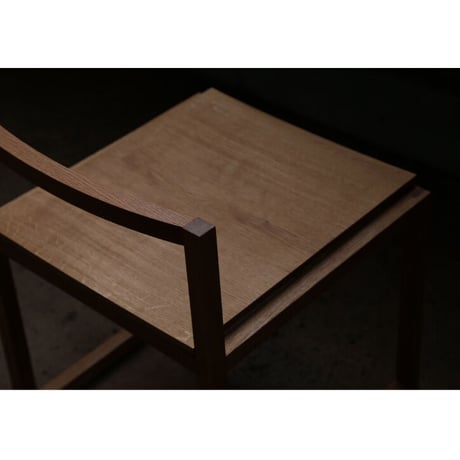 the Outline 02 armless chair（クリア塗装）