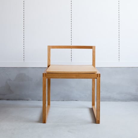 the Outline 02 armless chair  （鉄媒染）
