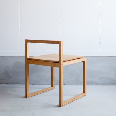 the Outline 02 armless chair（クリア塗装）