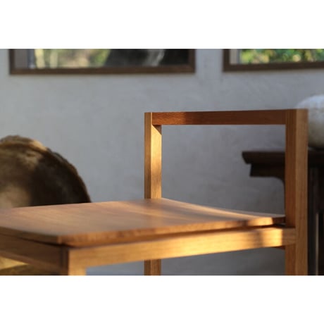 the Outline 02 armless chair（クリア塗装）