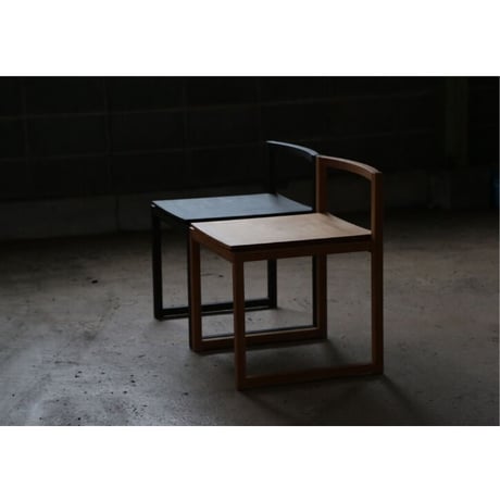 the Outline 02 armless chair（クリア塗装）