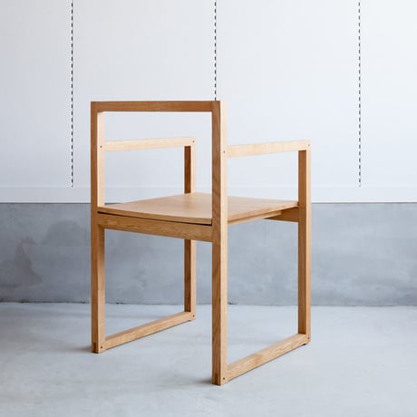 the Outline 01 arm chair  【ホワイトオーク 在庫限り】