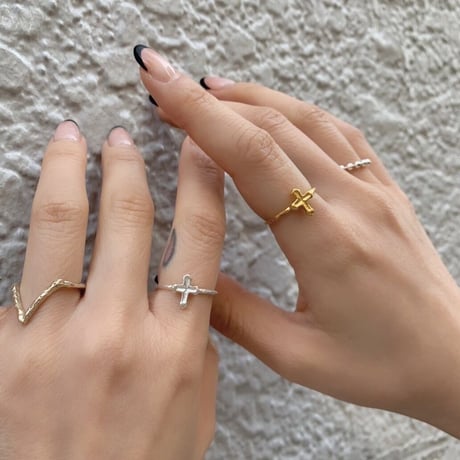 Tiny cross ring