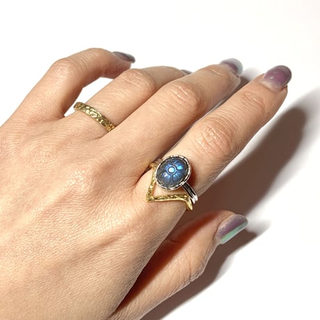 Carving labradorite ring