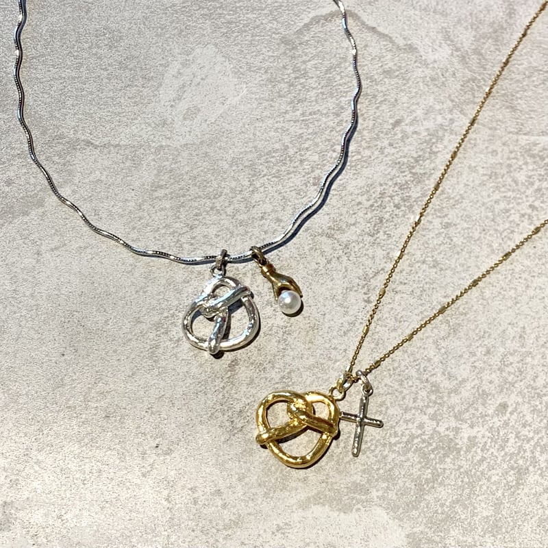 Pretzels charm〈Large〉 | nananbijouxxx