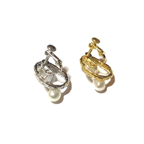 Uneven pearl pierce/earring (set)