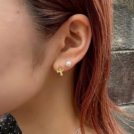 Tiny cross pierce (1P)