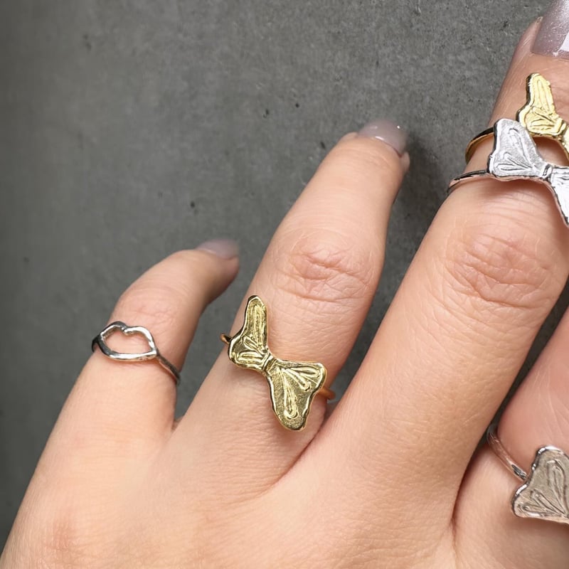 Bow fly ring | nananbijouxxx