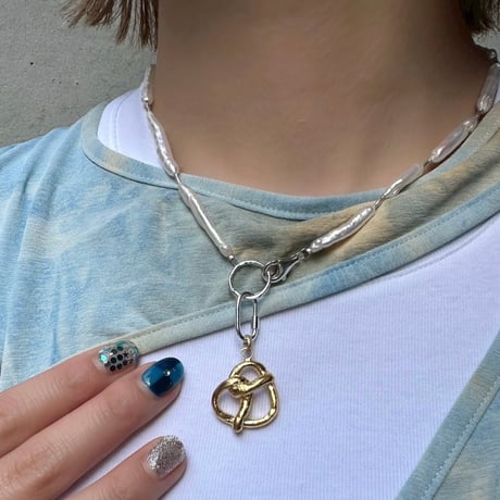 Pretzels charm〈Large〉
