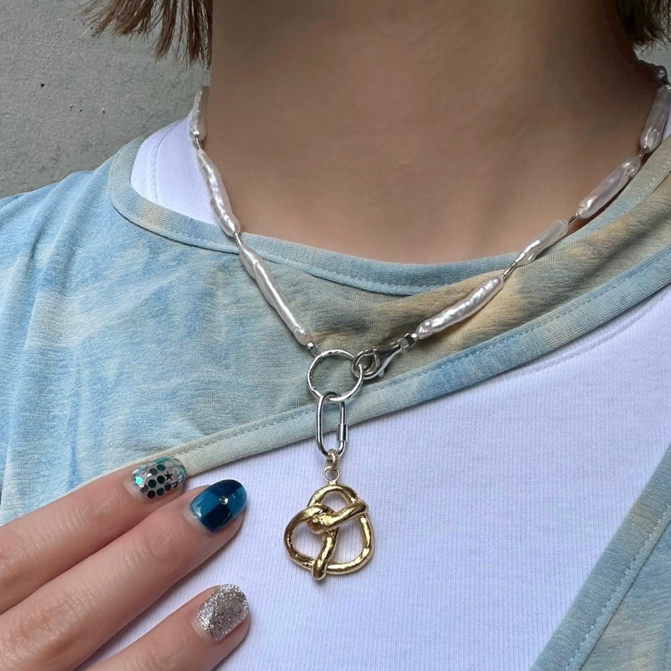 Pretzels charm〈Large〉 | nananbijouxxx