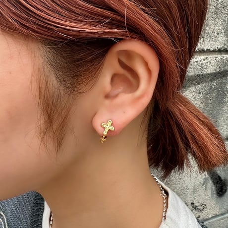 Tiny cross pierce (1P)