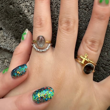 Tiny cross ring