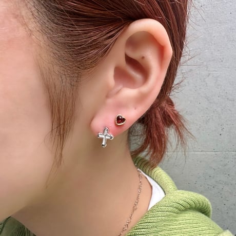 Tiny cross pierce (1P)