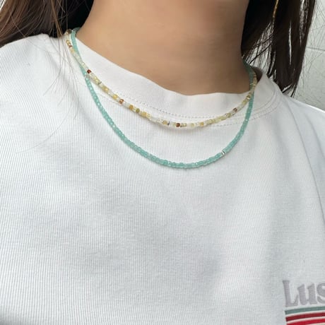 Cube cut choker