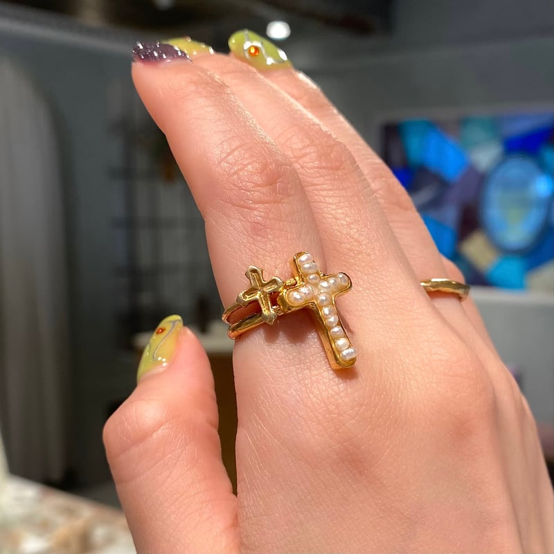 Pearl cross ring | nananbijouxxx