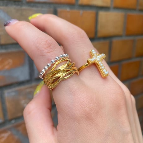 Lace up ring