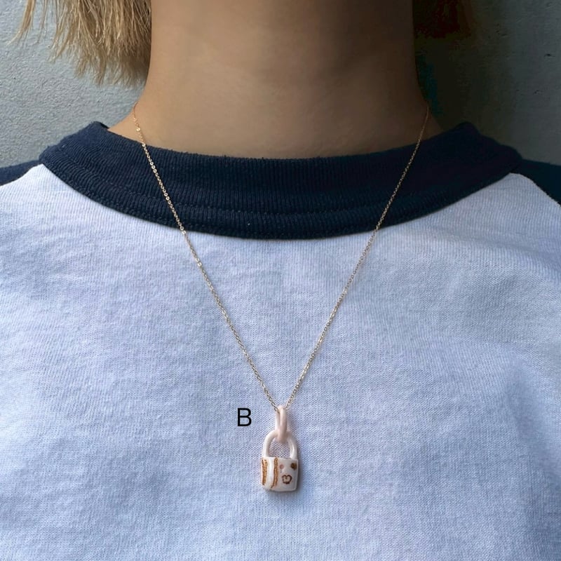 Coral Padlock Necklace | nananbijouxxx