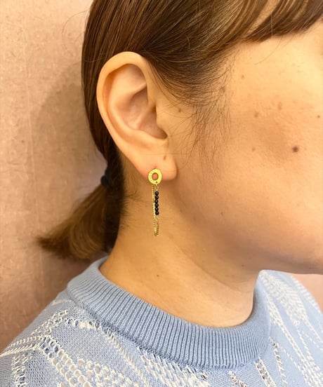 【耳飾り展 期間限定商品】satela オニキスのピアス ゴールド mks-26-27