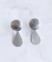 【耳飾り展 期間限定商品】satela 満月のピアスorイヤリング mks-26-28