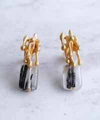 【耳飾り展 期間限定商品】satela イソギンチャク×針水晶のピアスorイヤリング mks-26-09