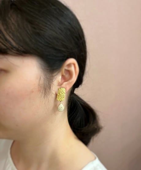 【耳飾り展 期間限定商品】satela 化石×アフリカンオパールのピアスorイヤリング mks-26-07