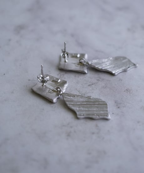 【耳飾り展 期間限定商品】satela 氷のピアスorイヤリング mks-26-37