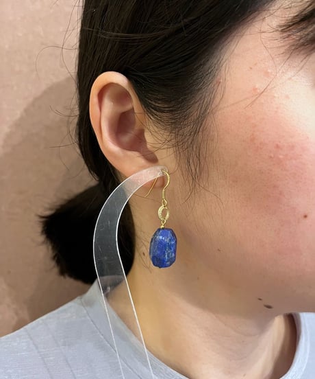 【耳飾り展 期間限定商品】satela ラピスラズリのピアスorイヤリング ゴールド mks-26-58