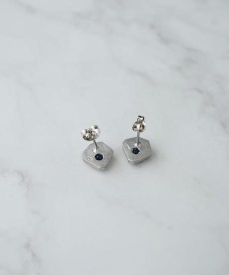 【耳飾り展 期間限定商品】satela エンシェントとタンザナイトのピアス mks-26-30