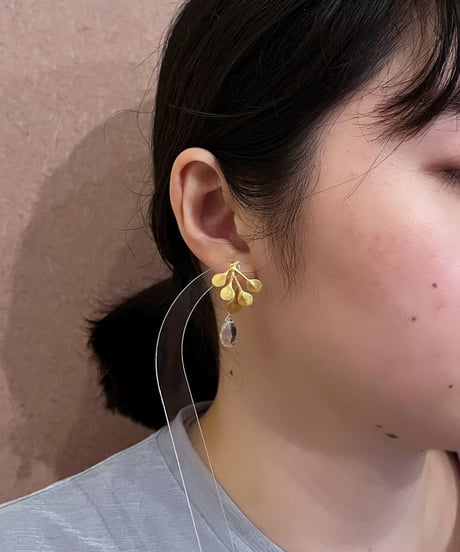 【耳飾り展 期間限定商品】satela 丸い葉×ルチルクオーツのピアスorイヤリング mks-26-46