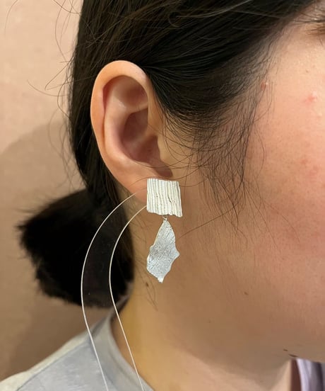 【耳飾り展 期間限定商品】satela 氷のピアスorイヤリング mks-26-37