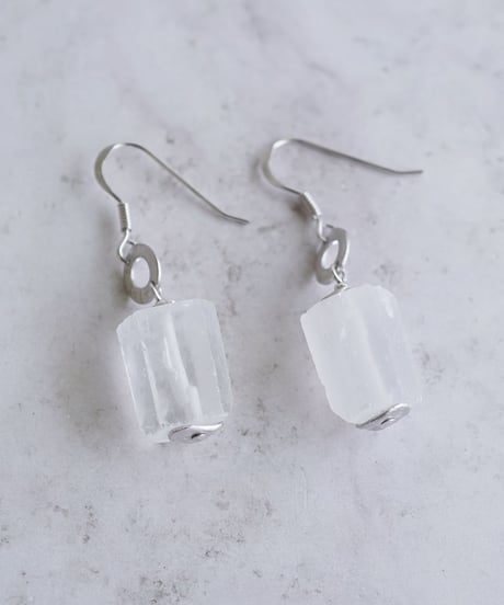 【耳飾り展 期間限定商品】satela 水晶のピアスorイヤリング シルバー mks-26-38