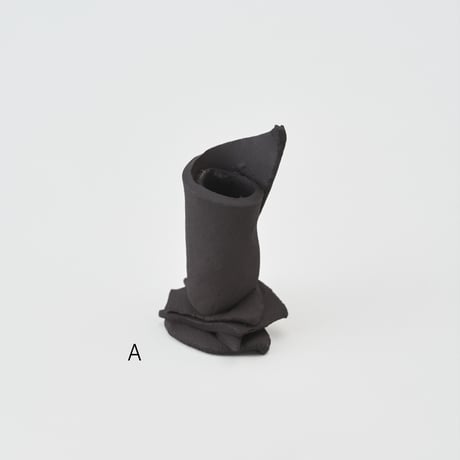 TÜLAY KULBAY〈 PEN STAND 〉