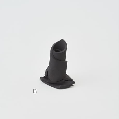 TÜLAY KULBAY〈 PEN STAND 〉