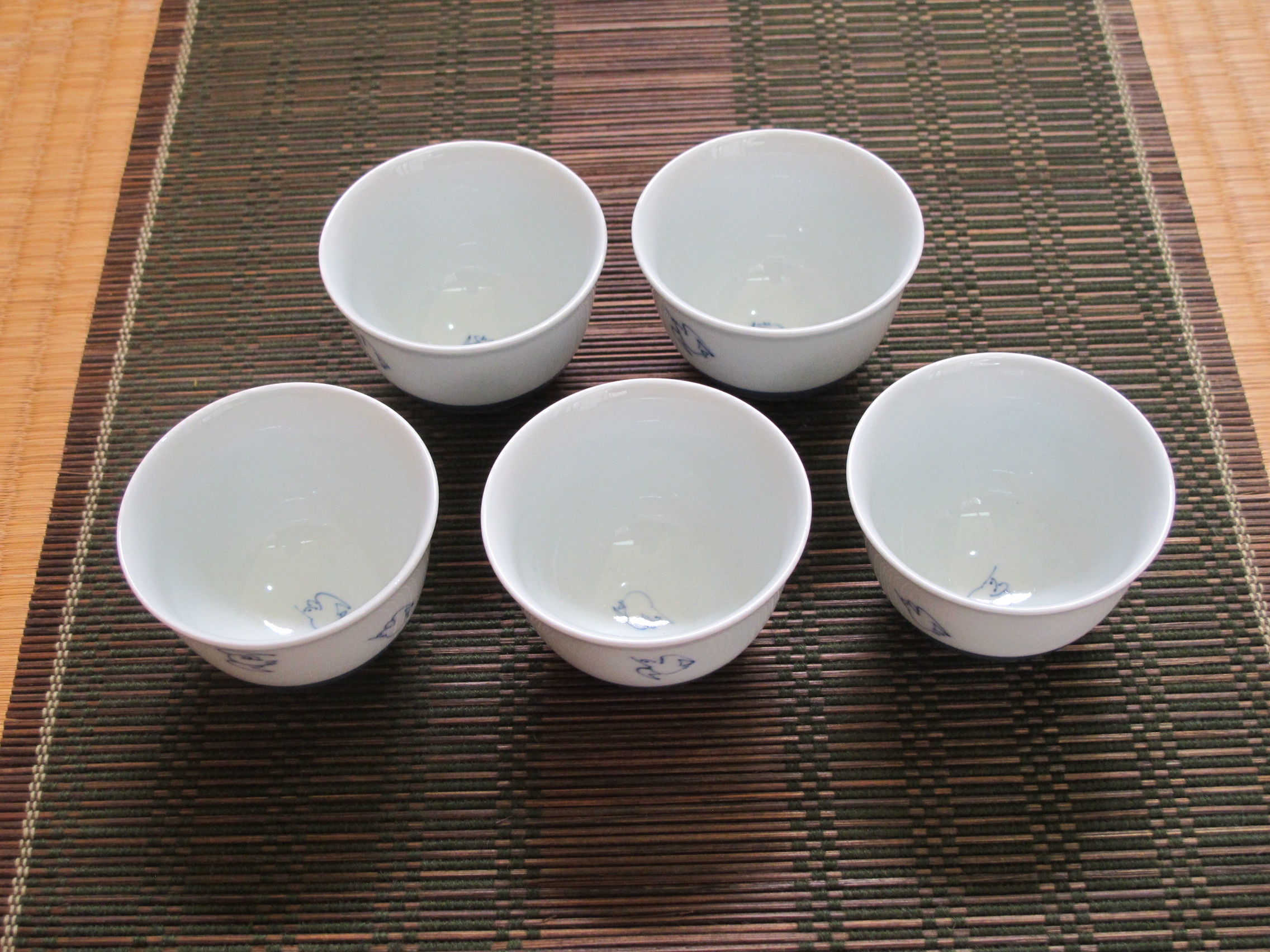 有田焼・しん窯（青花）・匠シリーズ・千鳥小煎茶 | 肥前陶磁