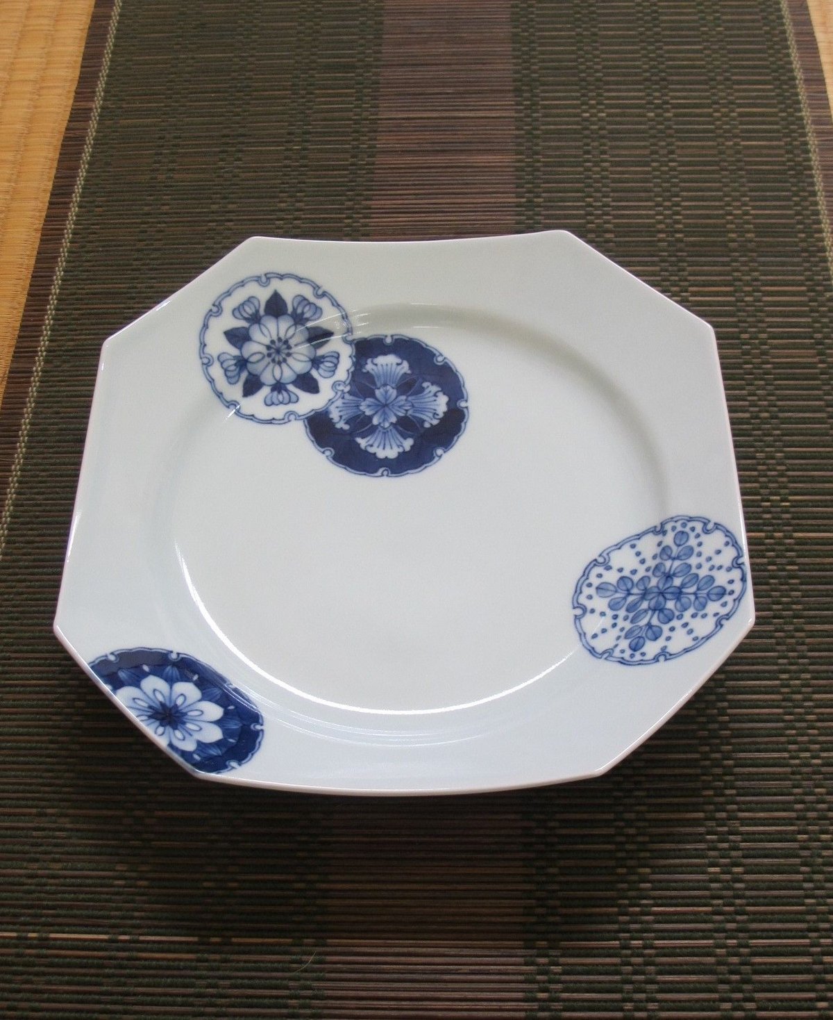 有田焼　青花しん窯　青花匠　隅切小皿　2枚 fit=scale-down,w=1200