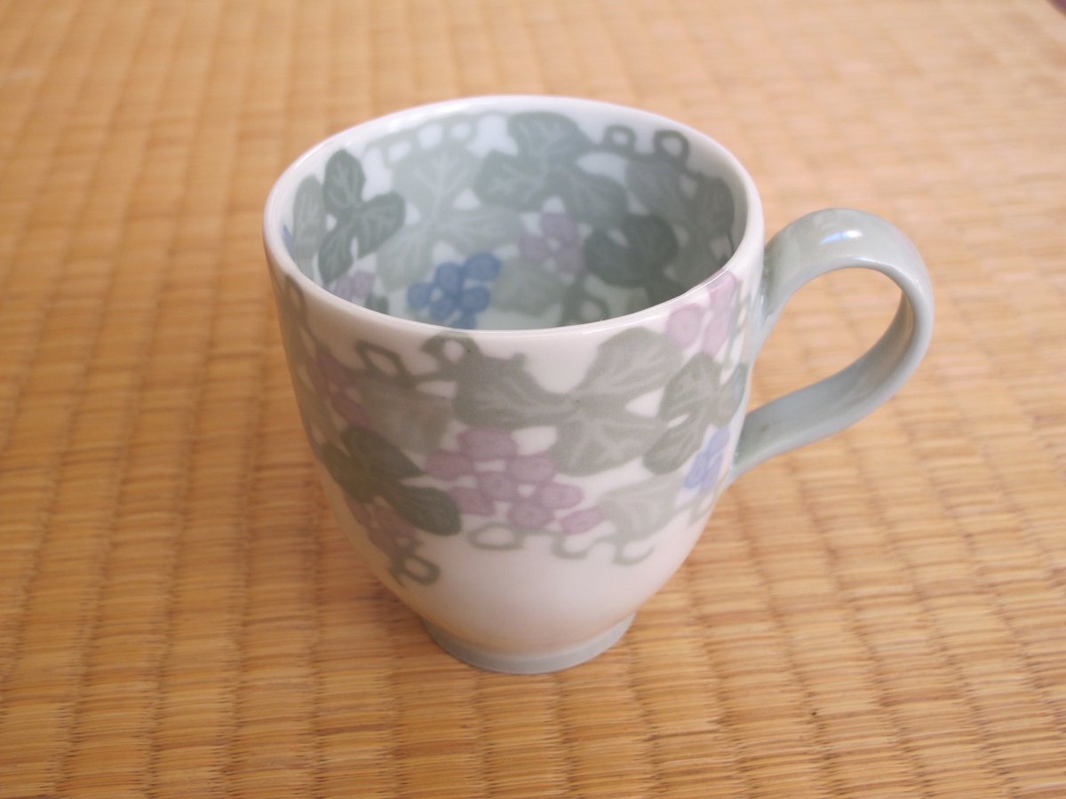 彩磁練上 草場勇次作 艸窯 有田焼 ぐい呑 Amazon.co.jp: 彩磁練