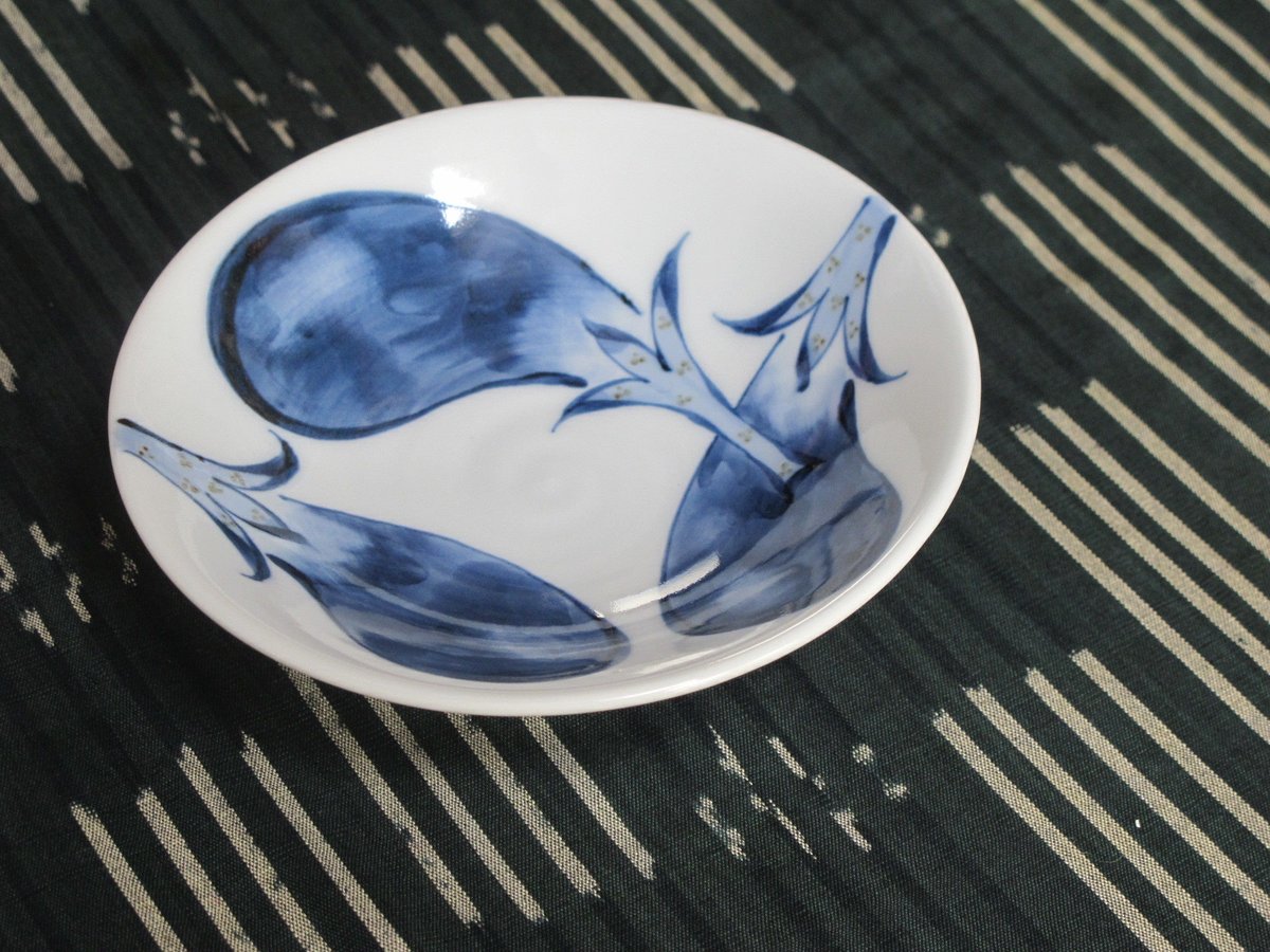 伊万里焼の染付異人図大鉢　（69） 伊万里焼の染付異人図大鉢 （69）