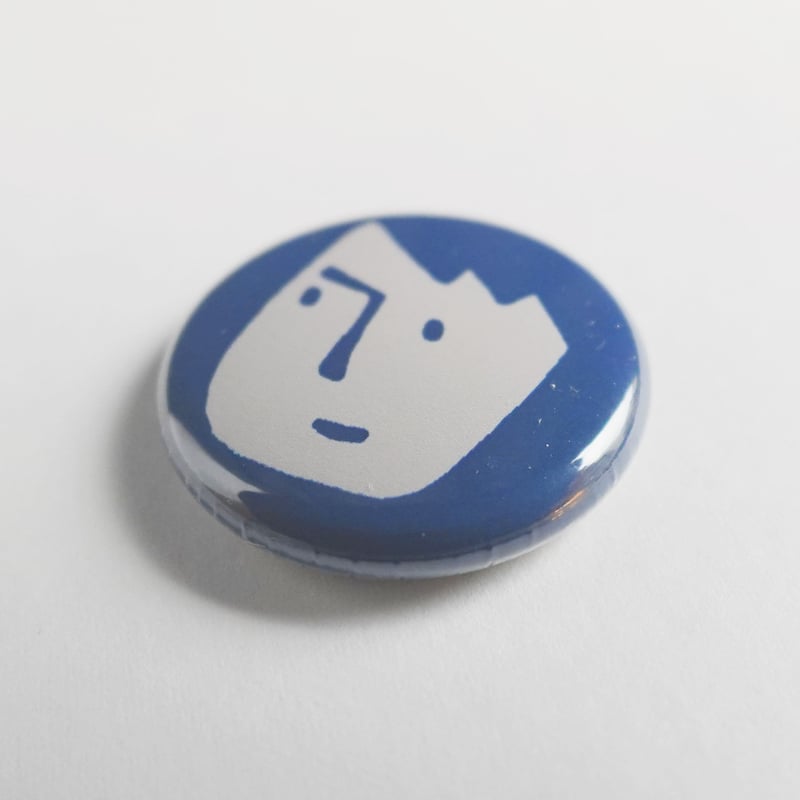 ぐるりん 缶バッジ 顔【せな】 コン 直径25mm | ぐるりん雑貨店