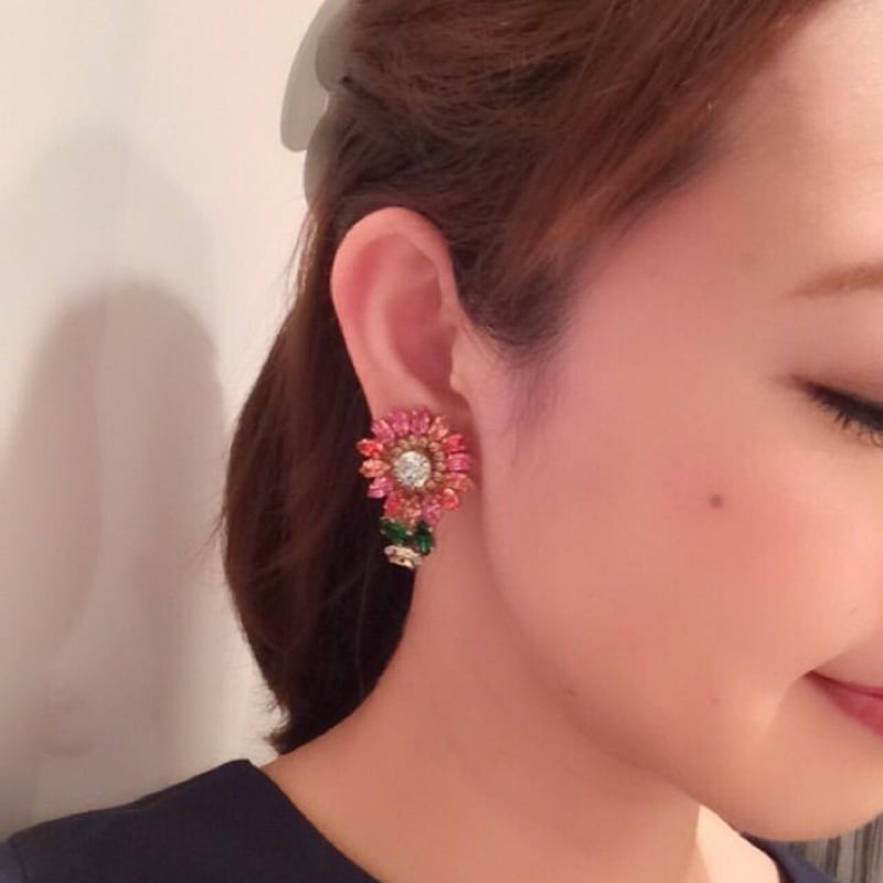 ガーベラビジューピアス/イヤリング | Hydrangea.