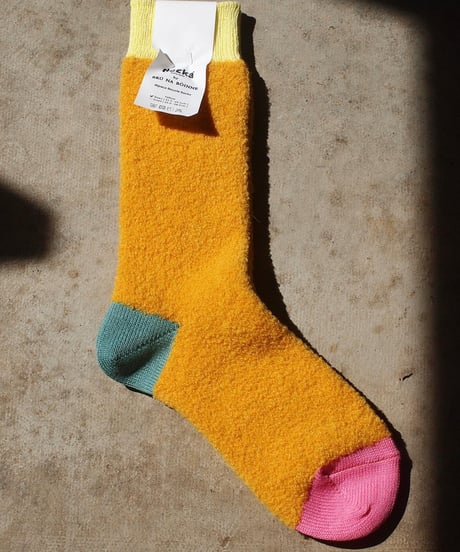 "decka"×"BRU NA BOINNE" Alpaca Boucle Socks