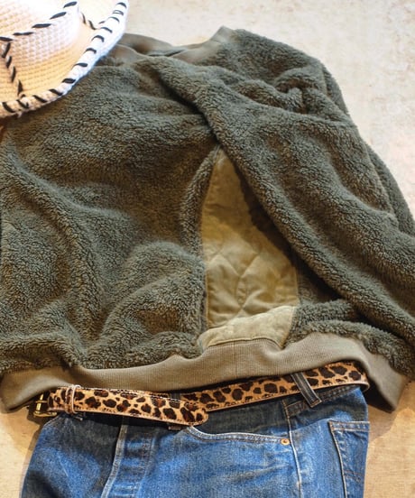 "MODEM DESIGN" Boa×Quilting Crew Neck