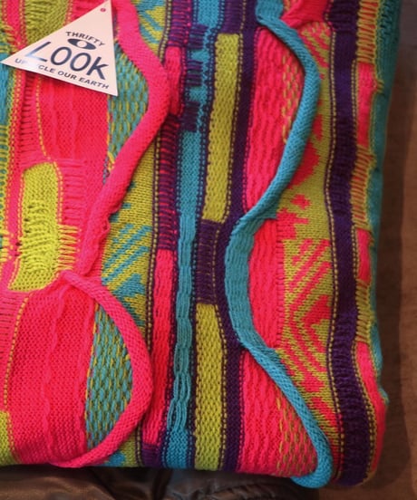 "THRIFTY LOOK" 3D Knitting B Sweater