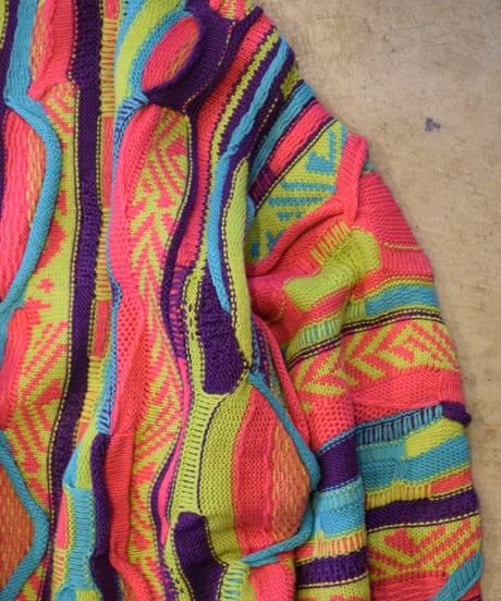 "THRIFTY LOOK" 3D Knitting B Sweater