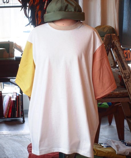 "MODEM DESIGN" Short Sleeve Tee
