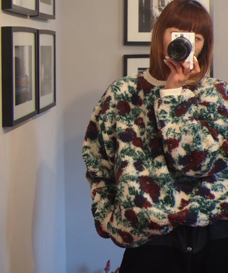 "MODEM DESIGN" Flower Boa Pullover