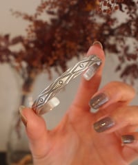 "NAVAJO" Stamp Work Silver Bangle