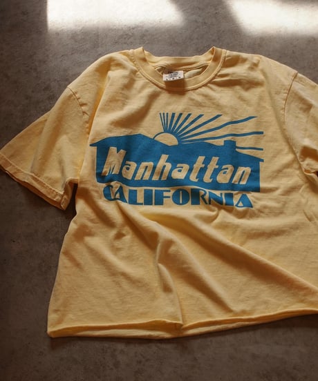 ""THE DAY ON THE BEACH" Short Sleeve Cut Off Tee