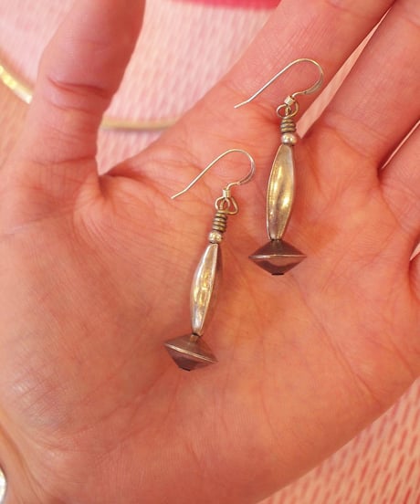 "NAVAJO Jewelry" Silver pearl Pierce
